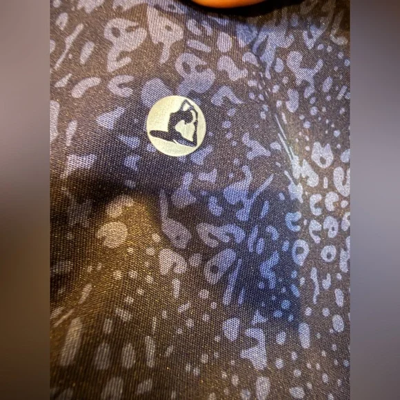 🖤 LegEnd Snake Print High-Rise Biker Shorts | Size M. Side Pockets - Picture 7 of 10